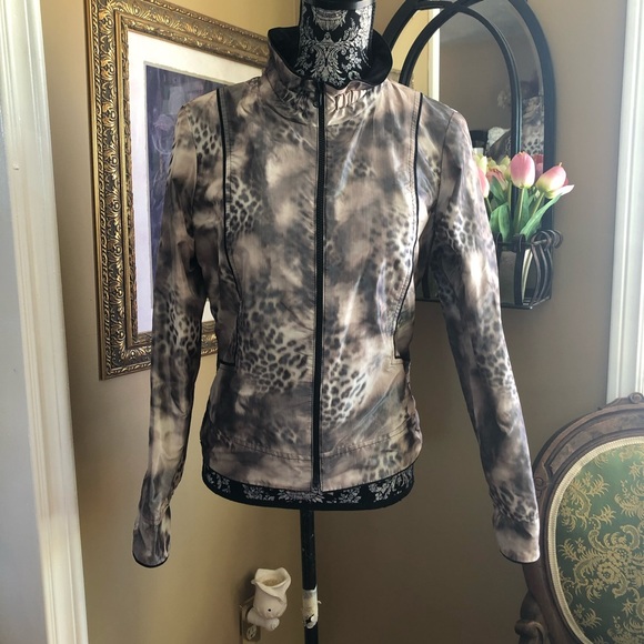 Windbreaker | S - Picture 1 of 8